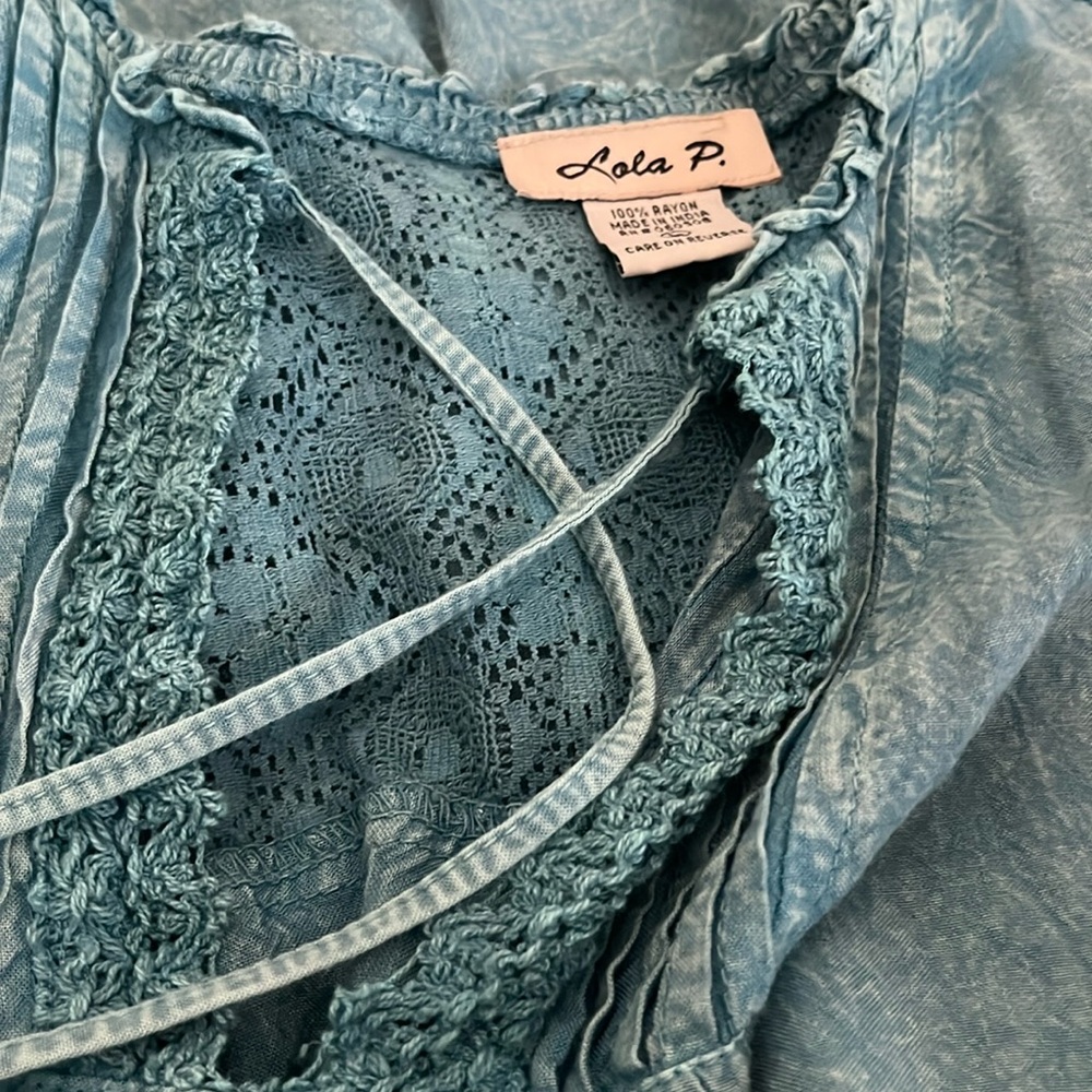 Lola P. sleeveless blouse. Great condition, size L